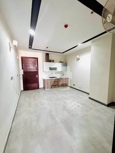 One bed non furnished apartment for rent
