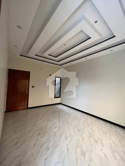 Prime Location Renovated Upper Portion Sized 400 Square Yards Available In Federal B Area -