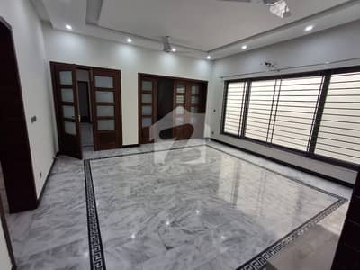 HOUSE AVAILABLE FOR RENT IN I-8 NEAR MAIN MARKAZ