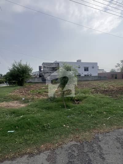 Plot FOR SALE IN VALENCIA TOWN LAHORE