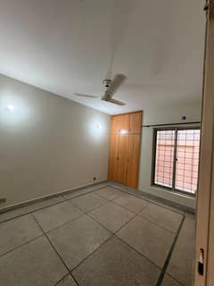 10 Marla House Available For Rent In Lake City Holdings.