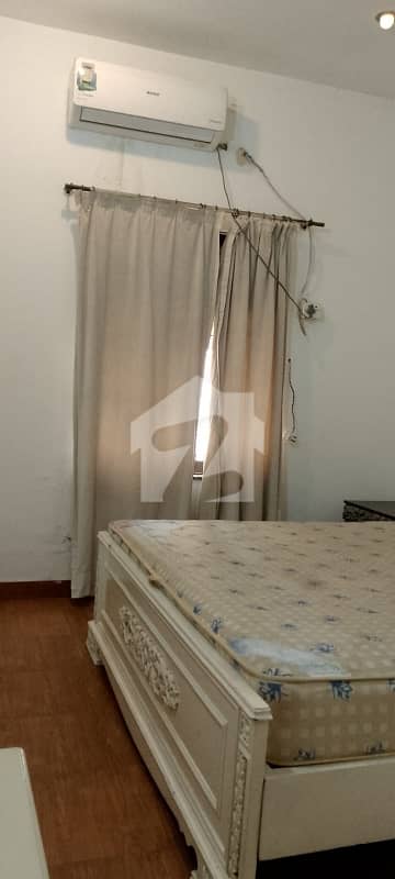 Ideal Location Phase 3 Full Furinshed 1 Beds With Attached Bathroom Attached Original Picture