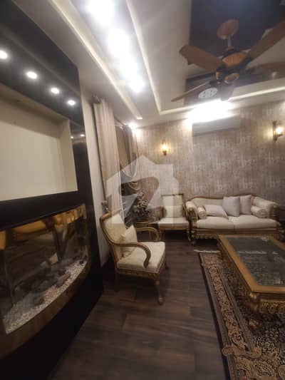 ڈی ایچ اے فیز 7 ڈیفنس (ڈی ایچ اے),لاہور میں 6 کمروں کا 1 کنال مکان 5.0 لاکھ میں کرایہ پر دستیاب ہے۔ ڈی ایچ اے فیز 7 ڈیفنس (ڈی ایچ اے),لاہور میں 6 کمروں کا 1 کنال مکان 5.0 لاکھ میں کرایہ پر دستیاب ہے۔