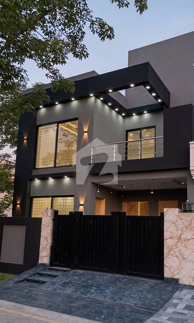 6.75 Marla house available for sale bahria nasheman Ferozepur road Lahore