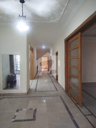 ای ۔ 11 اسلام آباد میں 3 کمروں کا 1 کنال بالائی پورشن 1.5 لاکھ میں کرایہ پر دستیاب ہے۔ ای ۔ 11 اسلام آباد میں 3 کمروں کا 1 کنال بالائی پورشن 1.5 لاکھ میں کرایہ پر دستیاب ہے۔