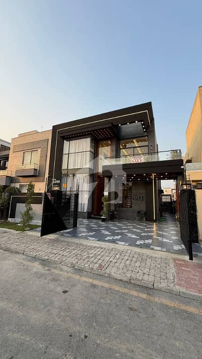 10 Marla Most Elegant with basement Designer house for sale bahria town Lahore 10 Marla Most Elegant with basement Designer house for sale bahria town Lahore