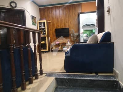 واپڈا ٹاؤن فیز 1 - بلاک ای2 واپڈا ٹاؤن فیز 1,واپڈا ٹاؤن,لاہور میں 5 کمروں کا 10 مرلہ مکان 4.0 کروڑ میں برائے فروخت۔