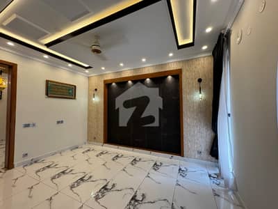 Brand New 10 Marla Upper Portion for Rent in Bahria Town Lahore