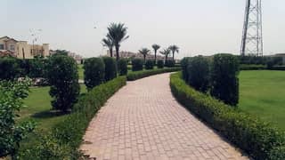 3Bed DDL 152sq yd Villa FOR SALE at Precicnt-11A (All Amenities Nearby) Heighted Location Investor Rates
