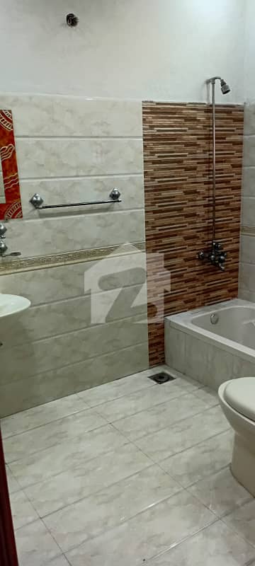 این ایف سی 1 لاہور میں 7 کمروں کا 1 کنال مکان 6.15 کروڑ میں برائے فروخت۔