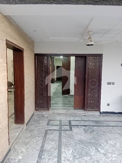 40x80 Triple story house available for rent