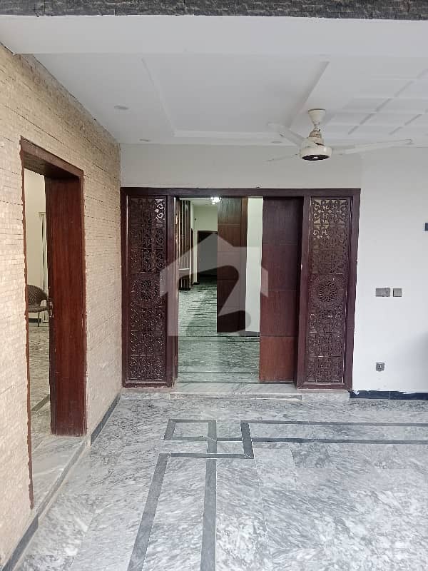 40x80 Triple story house available for rent 40x80 Triple story house available for rent