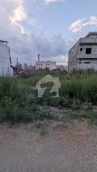 4 Marla plot for sale in i-11/2 Islamabad