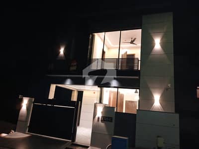 5 MARLA Ultra Modern HOUSE AVAILABLE FOR SELL IN HOT LOCATION
