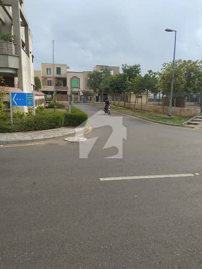 6 Marla Flat available for sale 6 Marla Flat available for sale