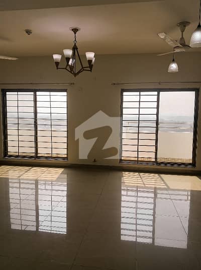 Well Maintained beautiful 3 bed apartment for sale in Askari 10 Sec-F