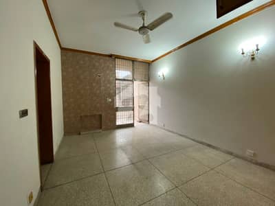 ڈی ایچ اے فیز 1 ڈیفنس (ڈی ایچ اے),لاہور میں 3 کمروں کا 1 کنال بالائی پورشن 1.2 لاکھ میں کرایہ پر دستیاب ہے۔ ڈی ایچ اے فیز 1 ڈیفنس (ڈی ایچ اے),لاہور میں 3 کمروں کا 1 کنال بالائی پورشن 1.2 لاکھ میں کرایہ پر دستیاب ہے۔