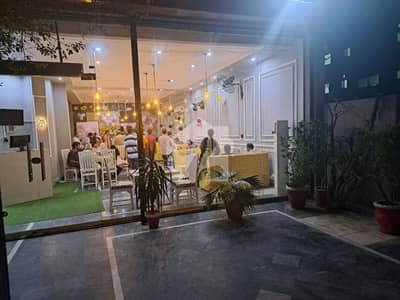 اقبال ایوینیو لاہور میں 1 کنال Studio دفتر 3.5 لاکھ میں کرایہ پر دستیاب ہے۔