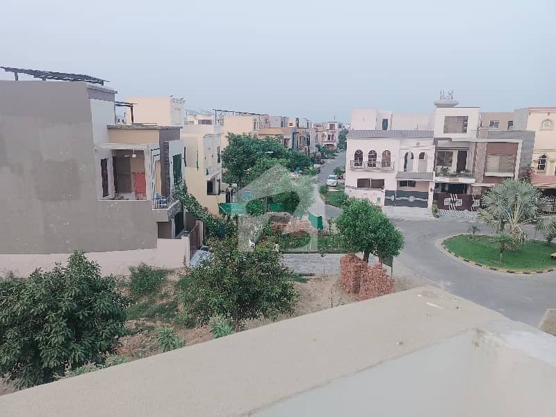 بحریہ نشیمن لاہور میں 3 مرلہ Studio دفتر 20.0 ہزار میں کرایہ پر دستیاب ہے۔ بحریہ نشیمن لاہور میں 3 مرلہ Studio دفتر 20.0 ہزار میں کرایہ پر دستیاب ہے۔