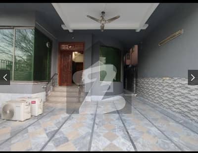 جوہر ٹاؤن فیز 2 جوہر ٹاؤن,لاہور میں 2 کمروں کا 12 مرلہ زیریں پورشن 1.2 لاکھ میں کرایہ پر دستیاب ہے۔