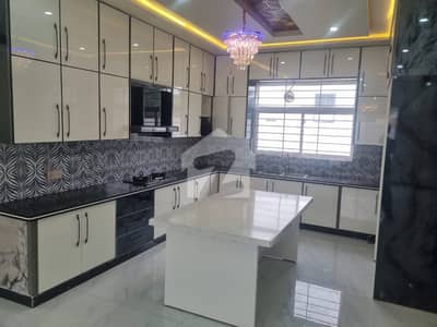 Stunning Ready-to-Move 500 Sq. Yard Villa for Sale in Bahria Hills, Karachi