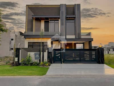 Sophisticated 10 Marla Modern Villa For Sale In DHA Phase 7 Lahore