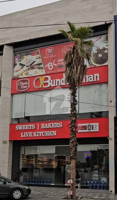 پائن ایونیو لاہور میں 6 مرلہ عمارت 23.0 کروڑ میں برائے فروخت۔