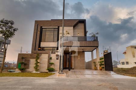 ڈی ایچ اے فیز 5 ڈیفنس (ڈی ایچ اے),لاہور میں 4 کمروں کا 10 مرلہ مکان 5.95 کروڑ میں برائے فروخت۔ ڈی ایچ اے فیز 5 ڈیفنس (ڈی ایچ اے),لاہور میں 4 کمروں کا 10 مرلہ مکان 5.95 کروڑ میں برائے فروخت۔