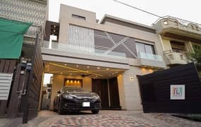 10 Marla Modern House For Rent Hot Location Reasonable In Market