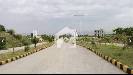 راولپنڈی ہاؤسنگ سوساءٹی سی ۔ 18,اسلام آباد میں 2 کنال رہائشی پلاٹ 1.45 کروڑ میں برائے فروخت۔