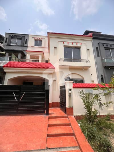 5 MARLA LOW BUDGET HOUSE FOR SALE IN BAHRIA TOWN WITH GAS