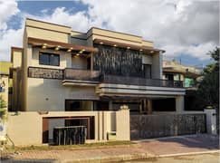 House Of 1 Kanal Is Available In Contemporary Neighborhood Of DHA Defence