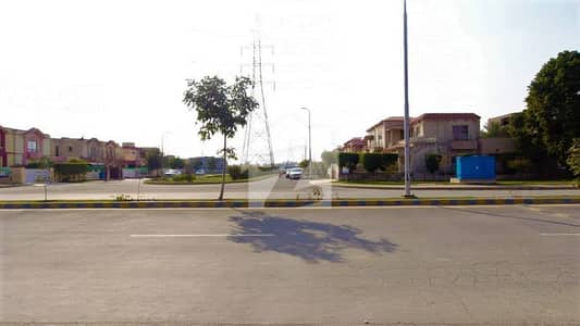 بحریہ گارڈن سٹی - زون 1 بحریہ گارڈن سٹی,بحریہ ٹاؤن,اسلام آباد میں 2 کنال رہائشی پلاٹ 6.5 کروڑ میں برائے فروخت۔