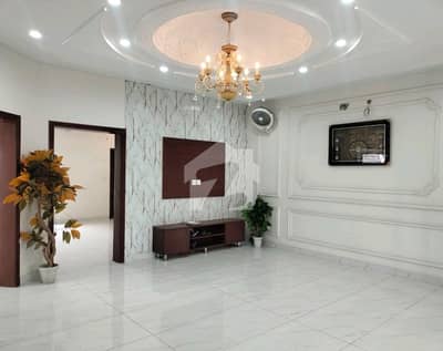 House For Grabs In 10 Marla Lahore House For Grabs In 10 Marla Lahore