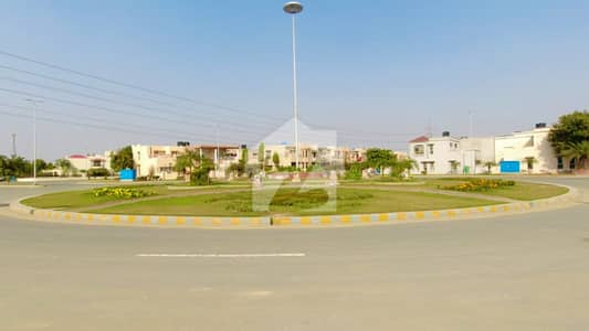 لیک سٹی ۔ سیکٹرایم ۔ 7 لیک سٹی,رائیونڈ روڈ,لاہور میں 5 مرلہ رہائشی پلاٹ 1.45 کروڑ میں برائے فروخت۔