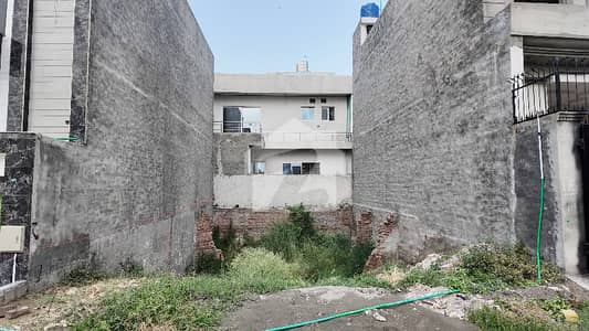 Get An Attractive Prime Location Residential Plot In Lahore Under Rs. 5250000