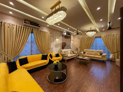 ڈی ایچ اے فیز 7 ڈیفنس (ڈی ایچ اے),لاہور میں 5 کمروں کا 1 کنال مکان 4.25 لاکھ میں کرایہ پر دستیاب ہے۔