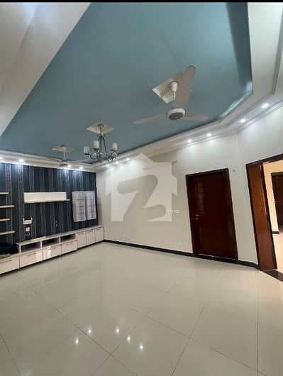 10 Marla Complete House Available For Rent On Prime Location And Reasonable Price