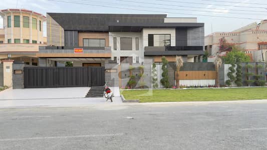 2Kanal Bungalow For Sale 2Kanal Bungalow For Sale