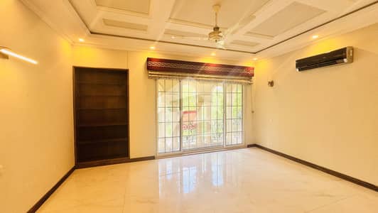 7 Bedrooms Brand NEW 3riple Story House Available For Rent,,