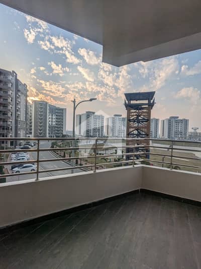 10 MARLA 3 BEDROOM FACING PARK APARTMENT AVAILABLE FOR RENT