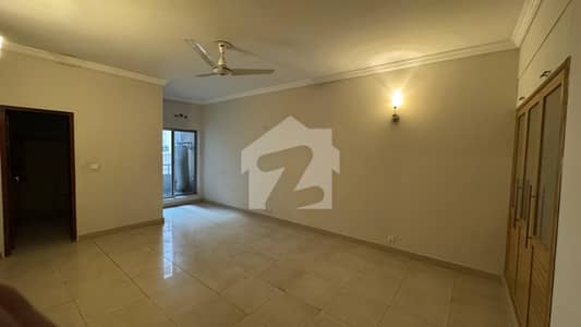 F-11 Beautiful ground floor flat for Rent F-11 Beautiful ground floor flat for Rent