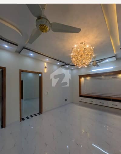 D 12-4 Good Location Near To Markaz Near Iran Avenue Bard New Portion 3 Bedroom