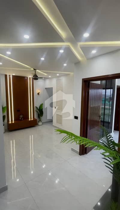BEAUTIFUL 5 MARLA HOUSE AVAILABLE FOR RENT IN CENTRAL PARK HOUSING SCHEME LAHORE