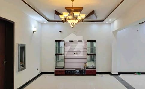 Perfect 5 Marla House In Bahria Town - Sector E For Sale