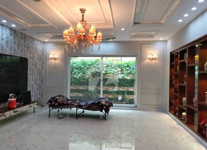 Get This Amazing 1 Kanal House Available In Bahria Town - Sector C