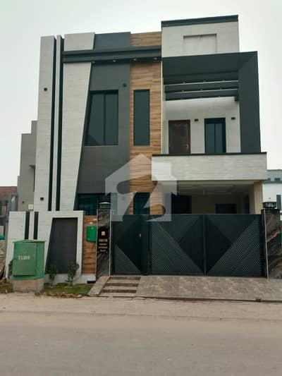Slightly Used 5 Marla House for Sale