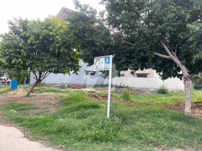 5 MARLA CORNER PLOT DHA 9 TOWN A BLOCK TOP LOCATION