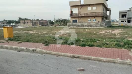 بحریہ ٹاؤن فیز 8 ۔ سیکٹر ای ۔ 4 بحریہ ٹاؤن فیز 8,بحریہ ٹاؤن راولپنڈی,راولپنڈی میں 5 مرلہ رہائشی پلاٹ 65.0 لاکھ میں برائے فروخت۔