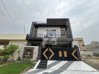 10 Marla brand new model house for sale in Lda avenue 1 block M (original picture)Doubel Hight